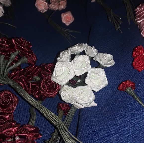 Lot of Crafting Flowers Made In Korea - Picture 9 of 12